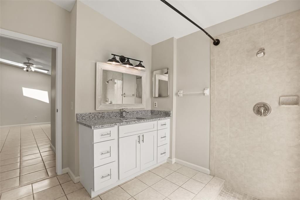 For Rent: $2,700 (3 beds, 2 baths, 1365 Square Feet)