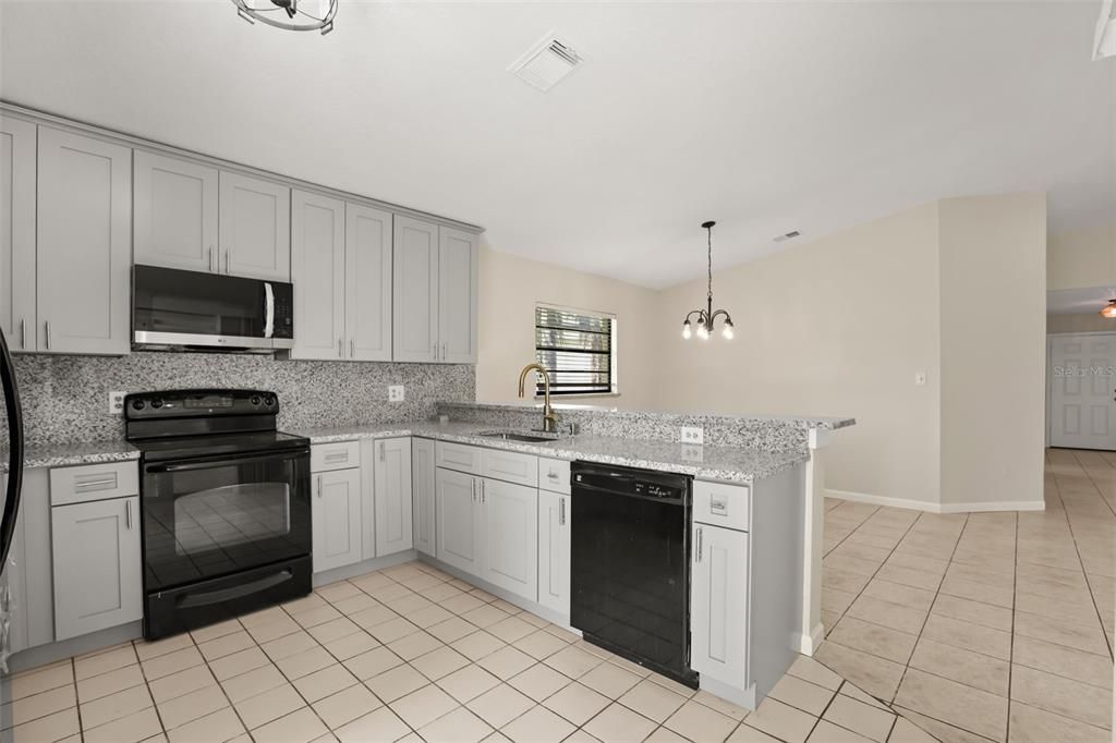 For Rent: $2,700 (3 beds, 2 baths, 1365 Square Feet)