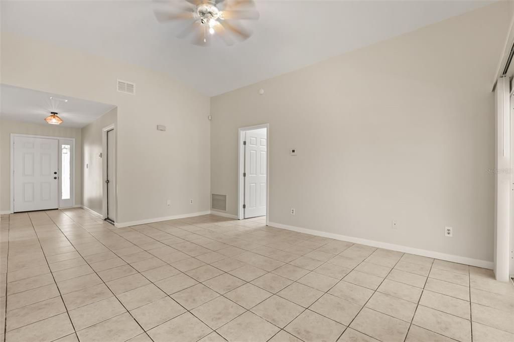 For Rent: $2,700 (3 beds, 2 baths, 1365 Square Feet)
