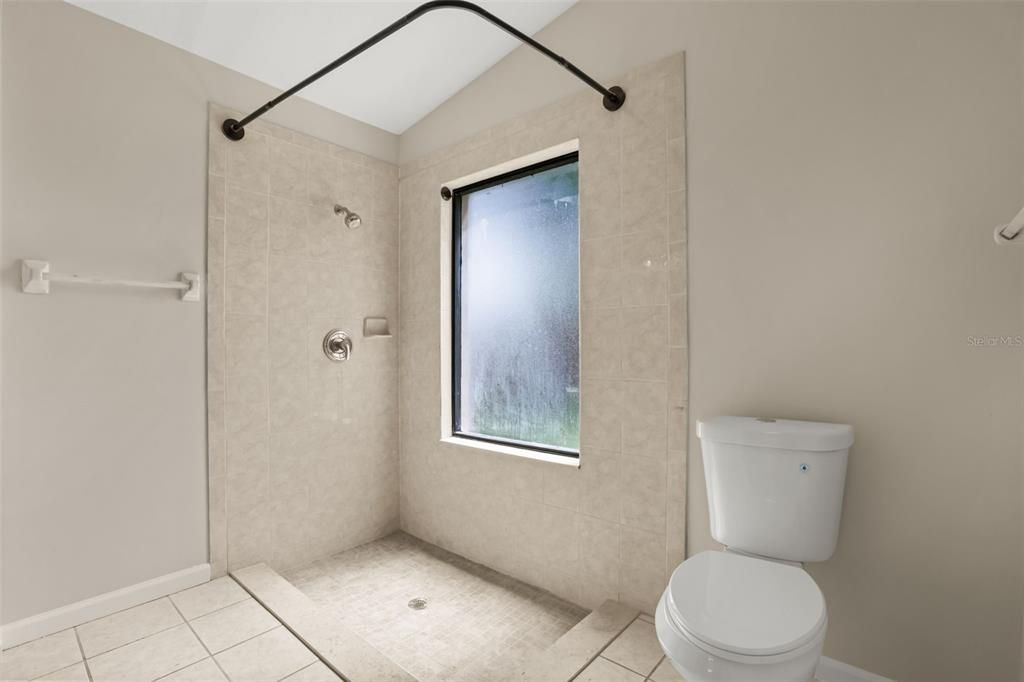 For Rent: $2,700 (3 beds, 2 baths, 1365 Square Feet)