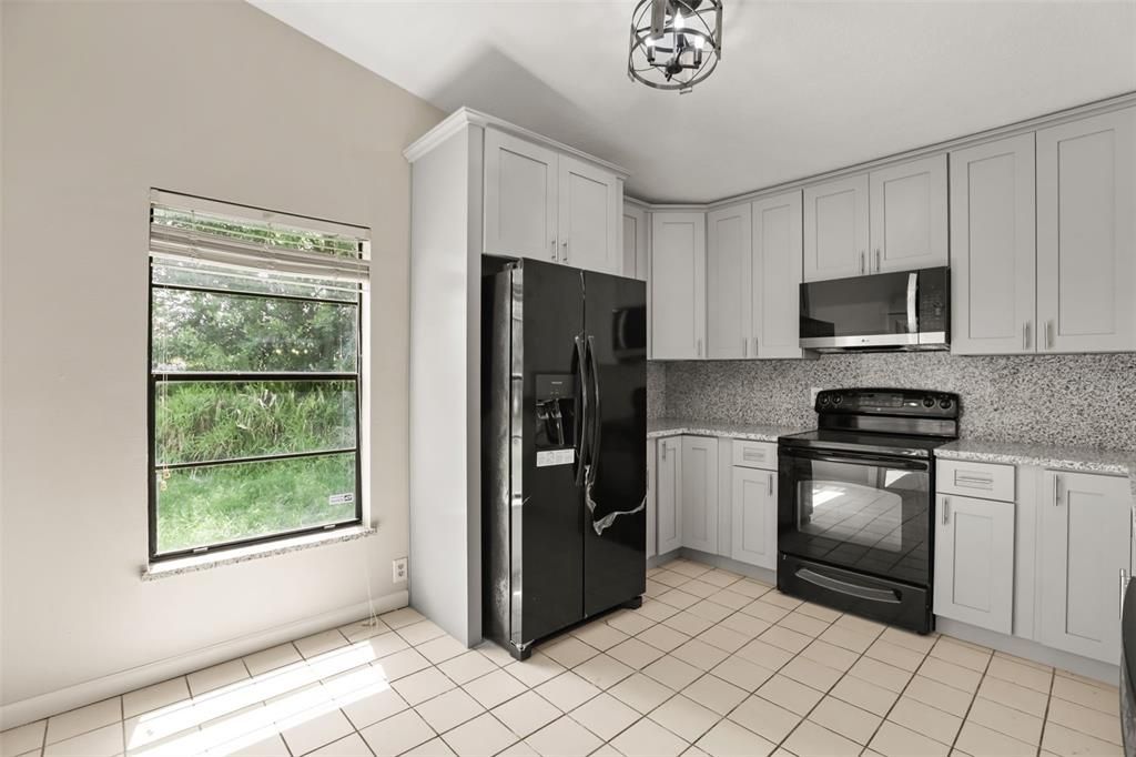 For Rent: $2,700 (3 beds, 2 baths, 1365 Square Feet)