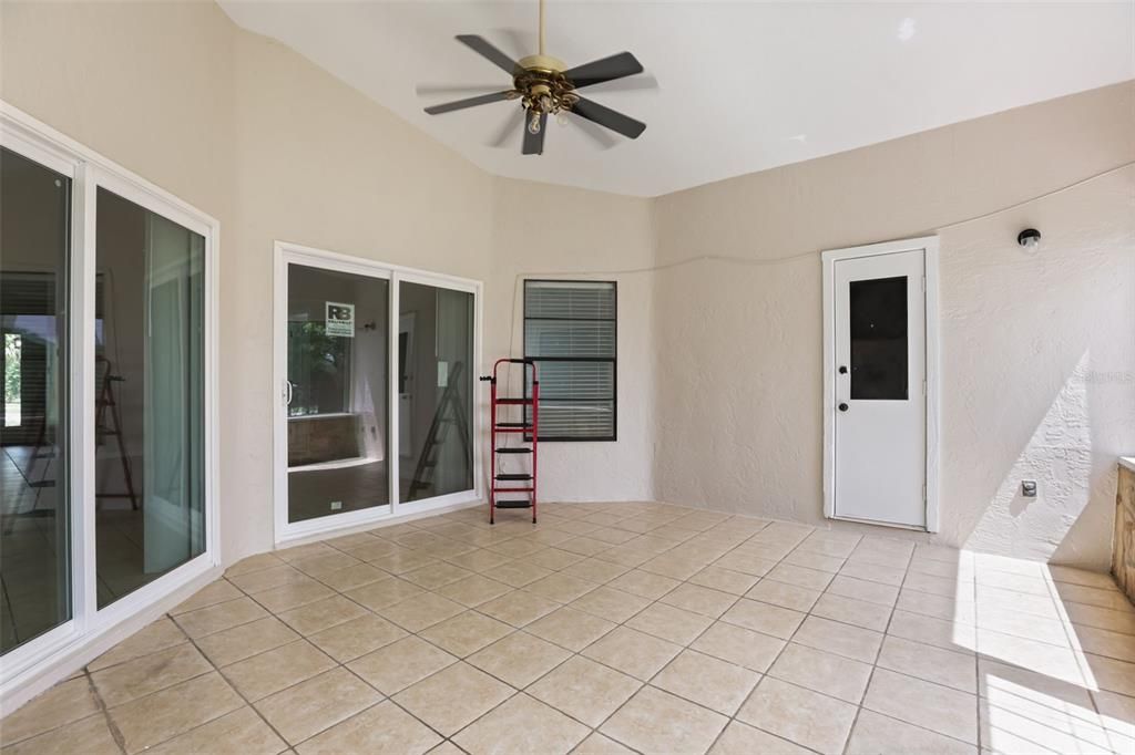 For Rent: $2,700 (3 beds, 2 baths, 1365 Square Feet)