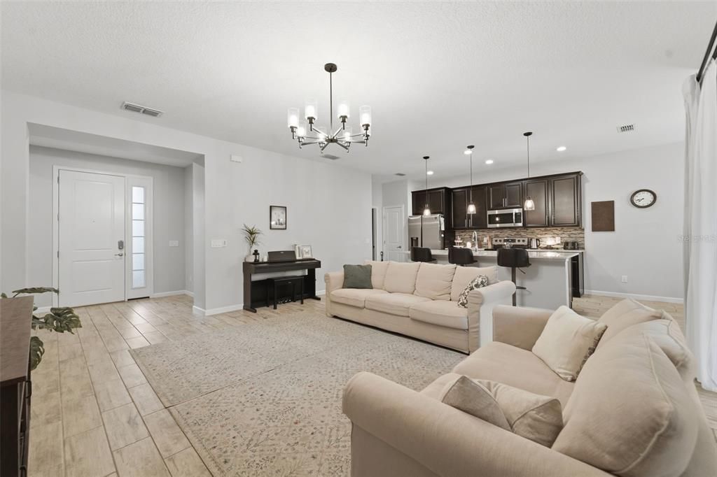 For Sale: $410,000 (3 beds, 2 baths, 1535 Square Feet)
