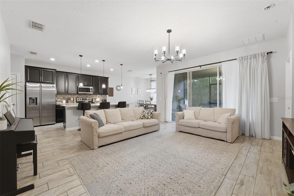 For Sale: $410,000 (3 beds, 2 baths, 1535 Square Feet)