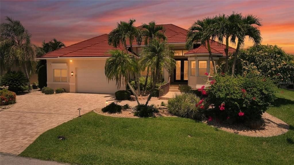На продажу: $985,000 (3 спален, 2 ванн, 2748 Квадратных фут)
