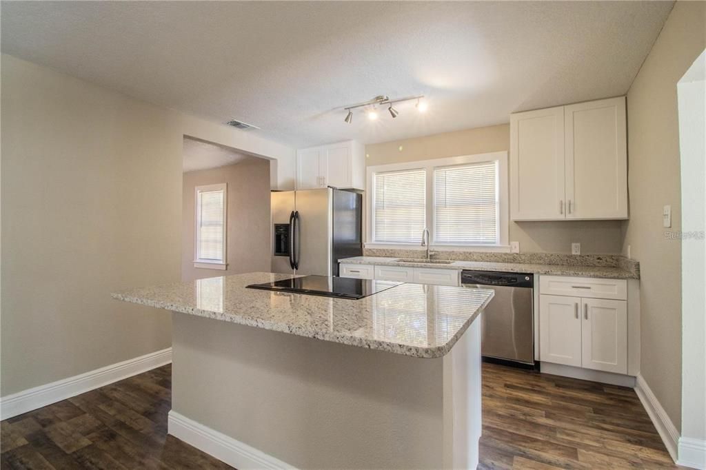 For Sale: $280,000 (3 beds, 2 baths, 1676 Square Feet)