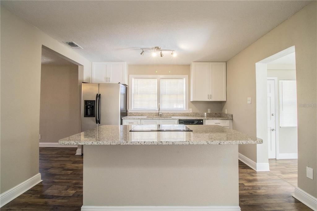 For Sale: $280,000 (3 beds, 2 baths, 1676 Square Feet)