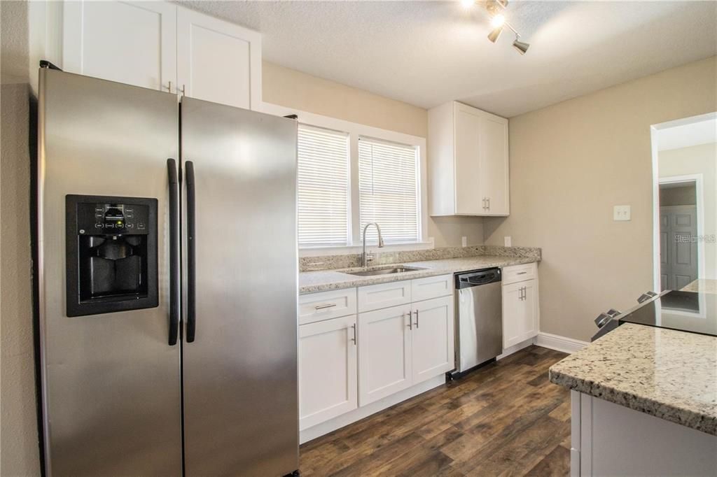 For Sale: $280,000 (3 beds, 2 baths, 1676 Square Feet)
