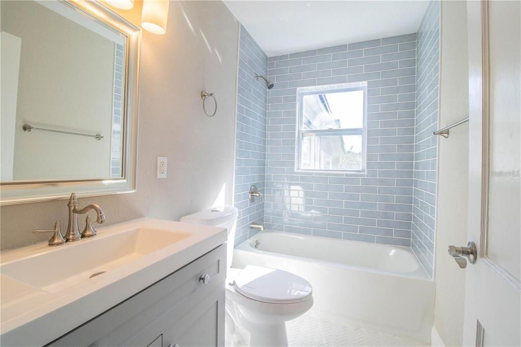 For Sale: $280,000 (3 beds, 2 baths, 1676 Square Feet)