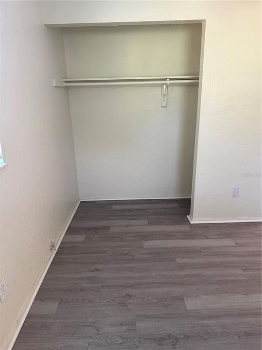 待售: $420,000 (6 贝兹, 0 浴室, 1664 平方英尺)