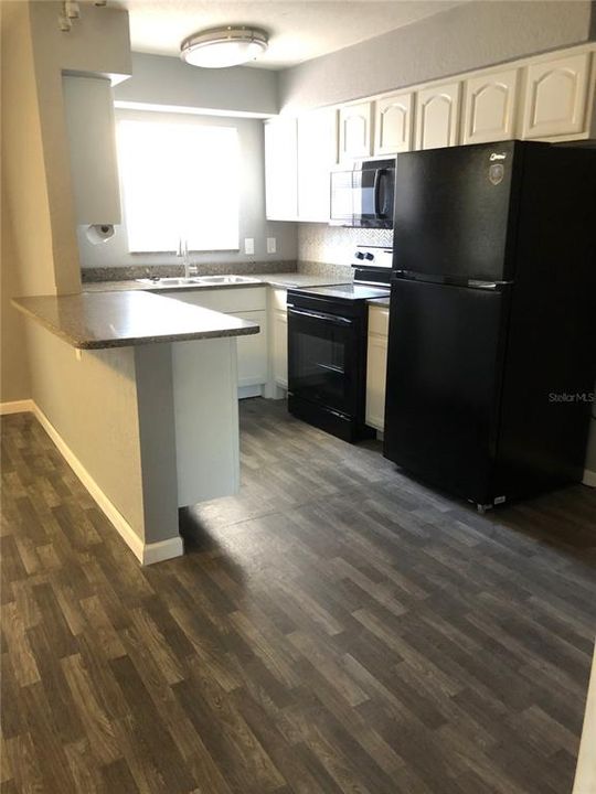 For Rent: $1,600 (1 beds, 1 baths, 573 Square Feet)