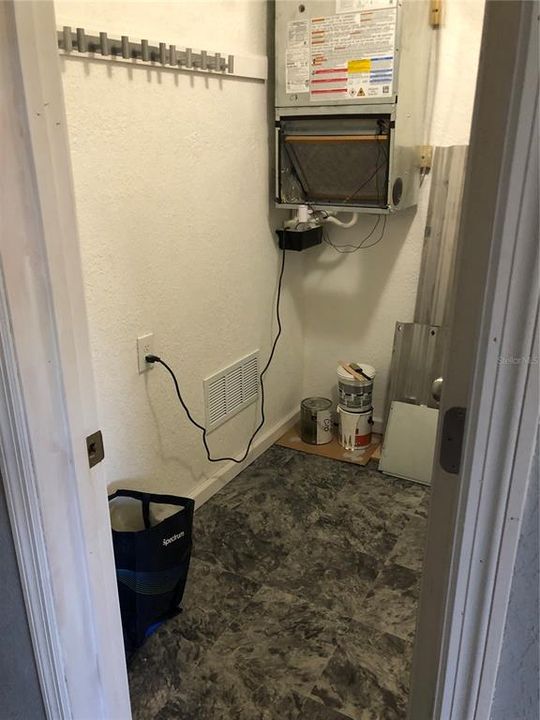 For Rent: $1,600 (1 beds, 1 baths, 573 Square Feet)