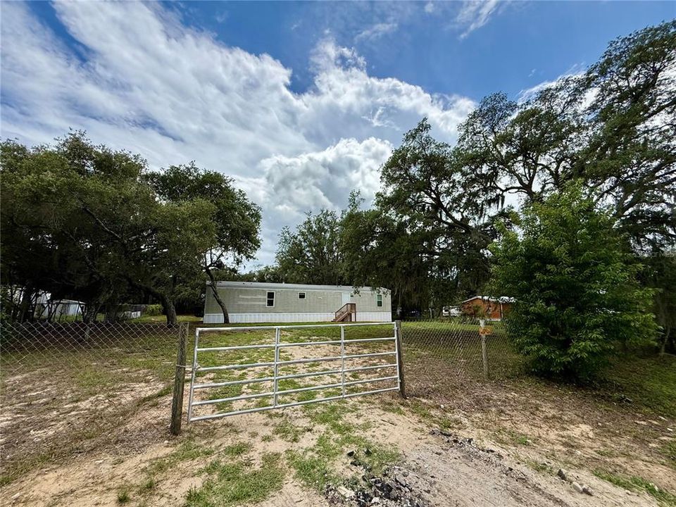 For Sale: $169,900 (3 beds, 2 baths, 925 Square Feet)