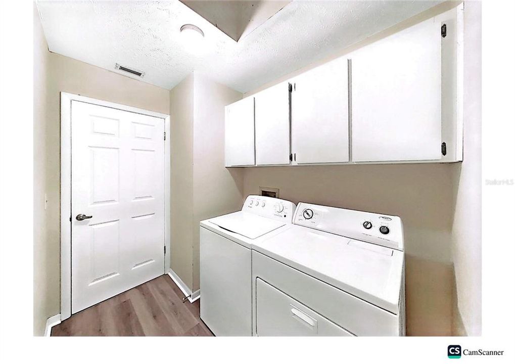 На продажу: $409,900 (3 спален, 2 ванн, 1843 Квадратных фут)