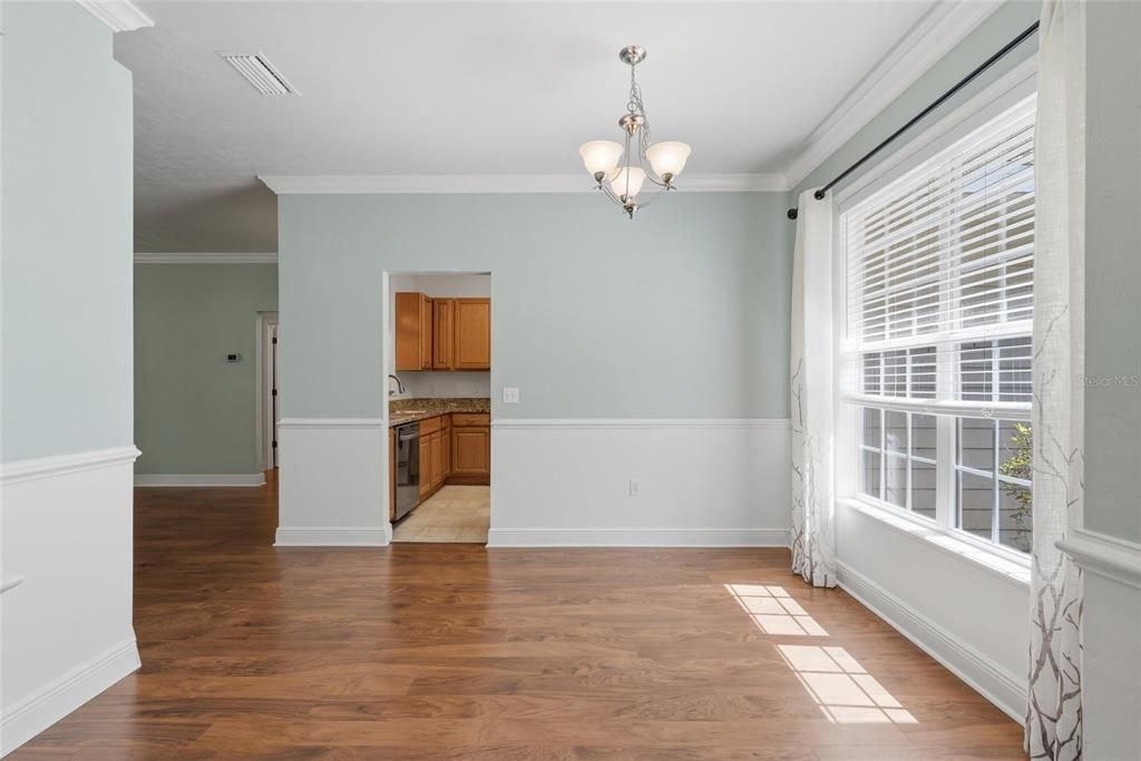 For Sale: $335,000 (3 beds, 2 baths, 1432 Square Feet)