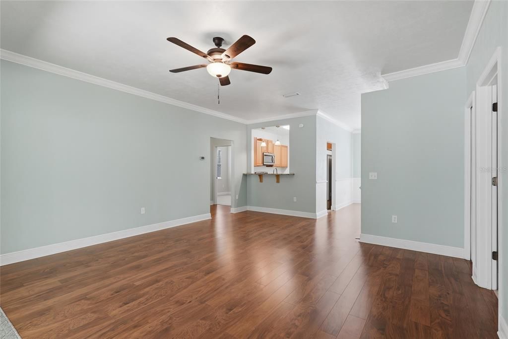 For Sale: $335,000 (3 beds, 2 baths, 1432 Square Feet)