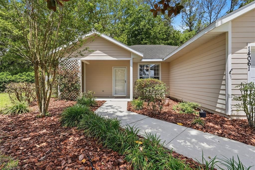 For Sale: $335,000 (3 beds, 2 baths, 1432 Square Feet)