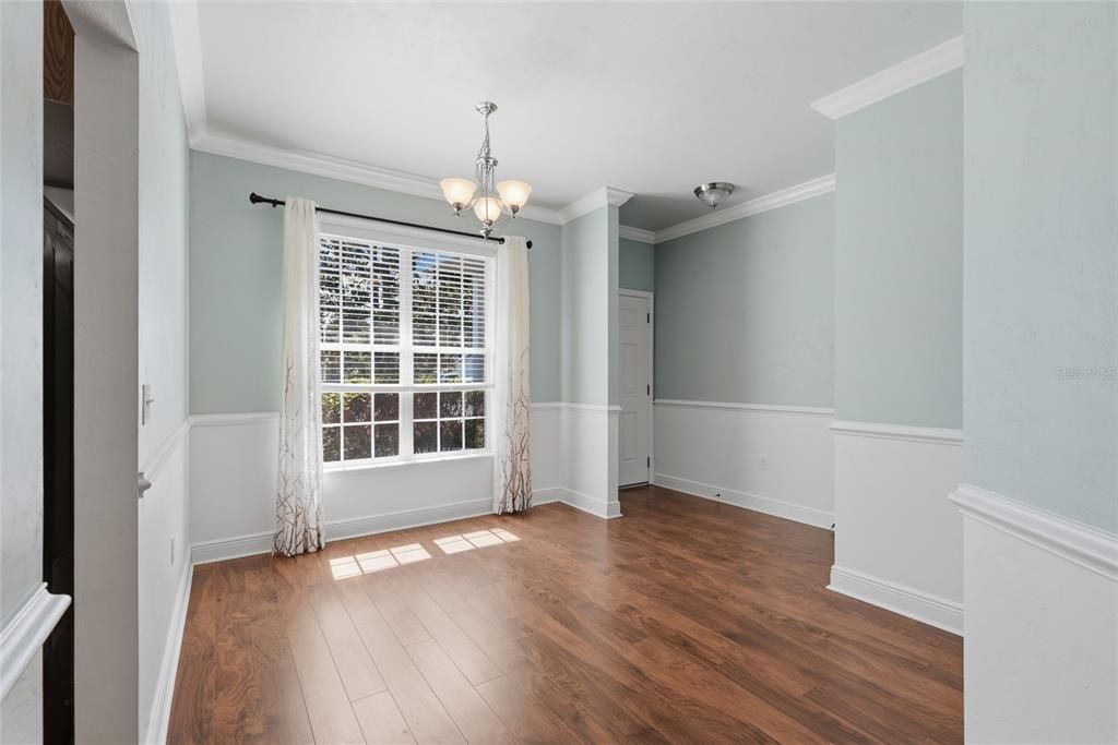 For Sale: $335,000 (3 beds, 2 baths, 1432 Square Feet)