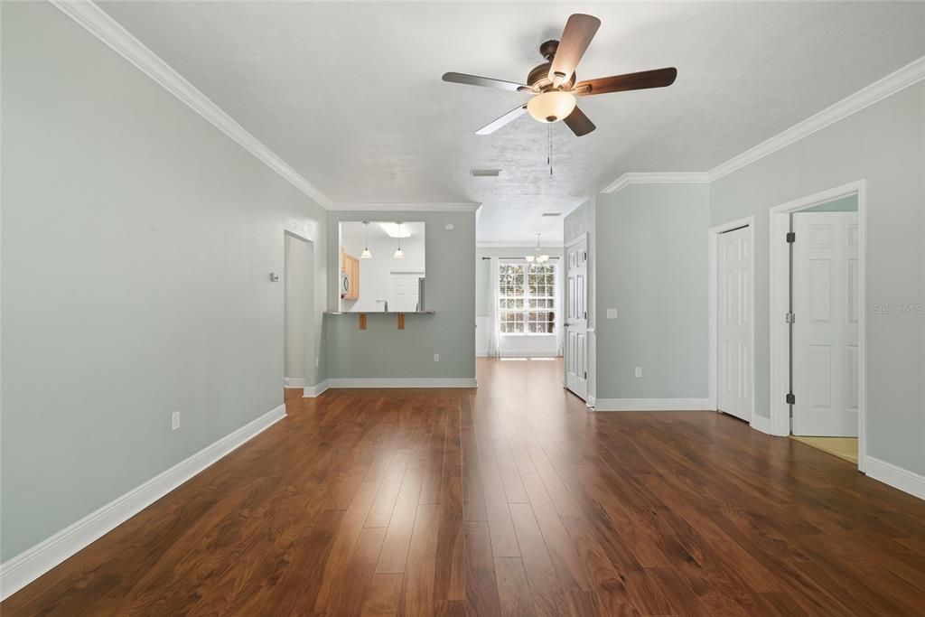 For Sale: $335,000 (3 beds, 2 baths, 1432 Square Feet)