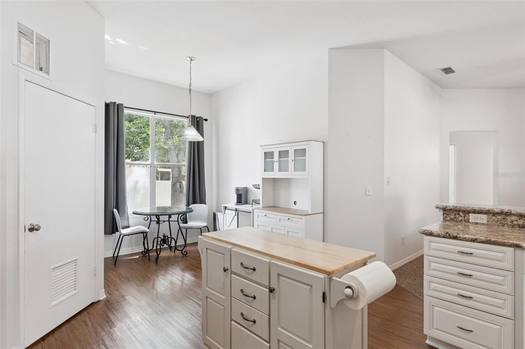 For Sale: $425,000 (3 beds, 2 baths, 1794 Square Feet)
