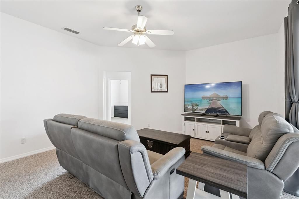 For Sale: $425,000 (3 beds, 2 baths, 1794 Square Feet)