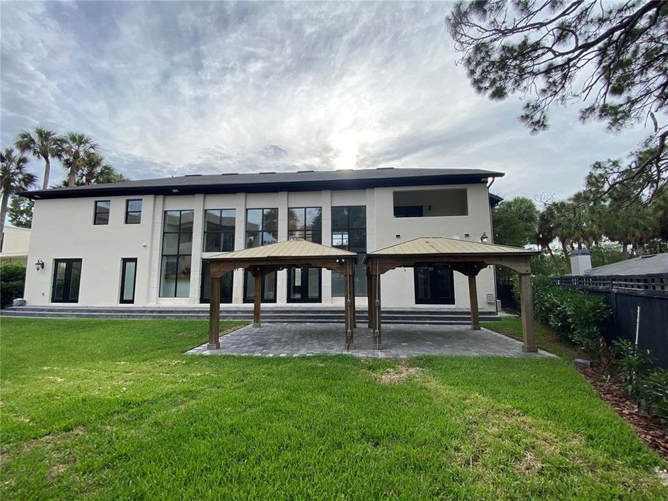For Sale: $3,500,000 (6 beds, 6 baths, 5777 Square Feet)