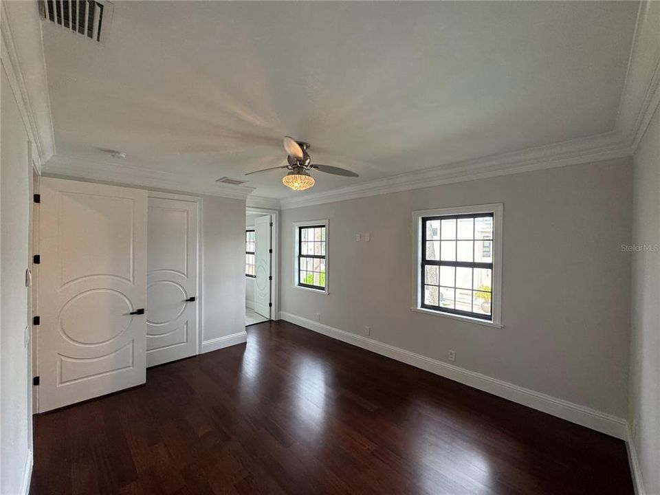 For Sale: $3,500,000 (6 beds, 6 baths, 5777 Square Feet)