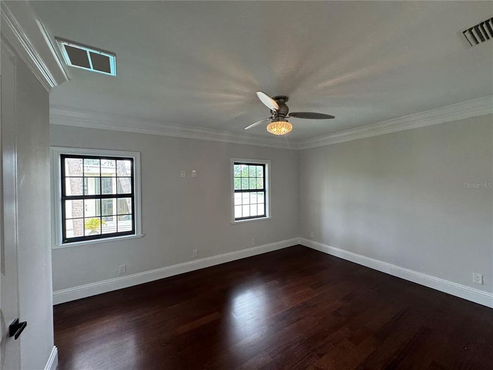 For Sale: $3,500,000 (6 beds, 6 baths, 5777 Square Feet)