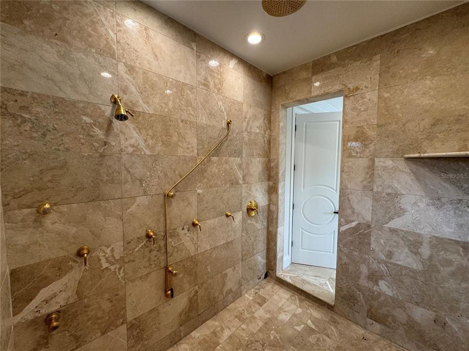 For Sale: $3,500,000 (6 beds, 6 baths, 5777 Square Feet)