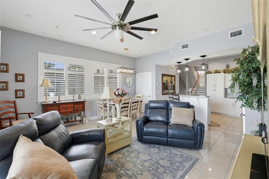 На продажу: $1,099,000 (3 спален, 3 ванн, 2041 Квадратных фут)