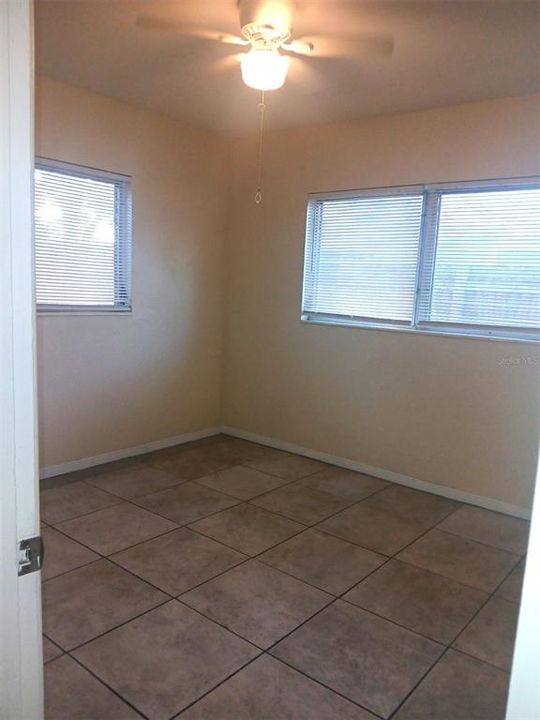 For Rent: $2,100 (3 beds, 1 baths, 1354 Square Feet)