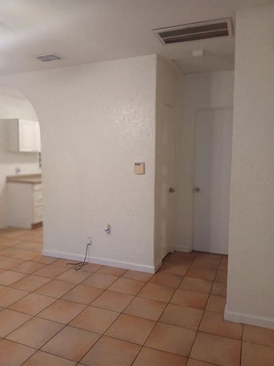 For Rent: $2,100 (3 beds, 1 baths, 1354 Square Feet)