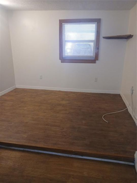 For Rent: $2,100 (3 beds, 1 baths, 1354 Square Feet)