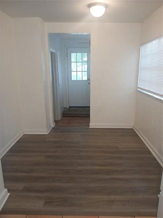 For Rent: $2,100 (3 beds, 1 baths, 1354 Square Feet)
