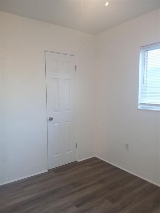 For Rent: $2,100 (3 beds, 1 baths, 1354 Square Feet)