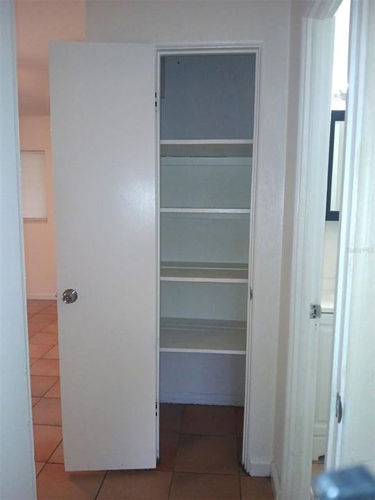 For Rent: $2,100 (3 beds, 1 baths, 1354 Square Feet)