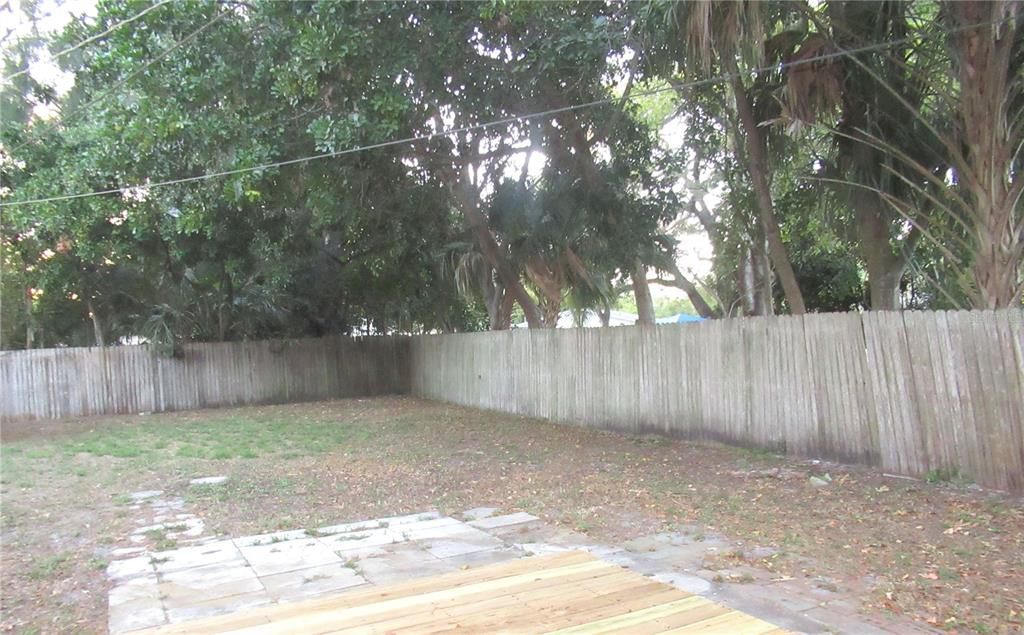 For Rent: $2,100 (3 beds, 1 baths, 1354 Square Feet)