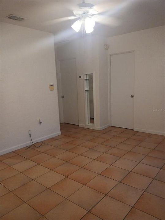 For Rent: $2,100 (3 beds, 1 baths, 1354 Square Feet)