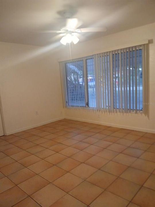 For Rent: $2,100 (3 beds, 1 baths, 1354 Square Feet)