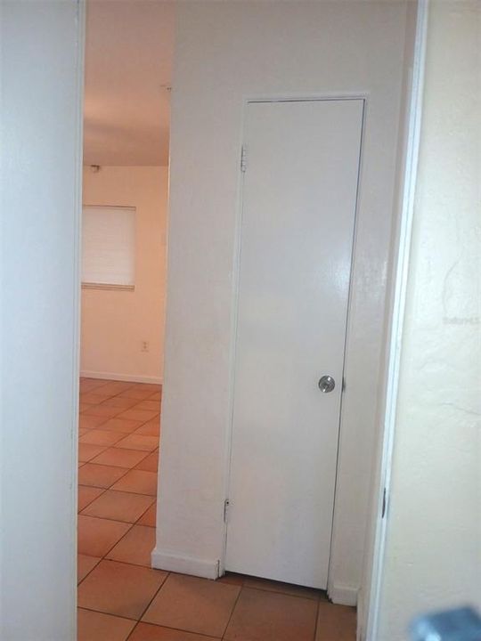 For Rent: $2,100 (3 beds, 1 baths, 1354 Square Feet)