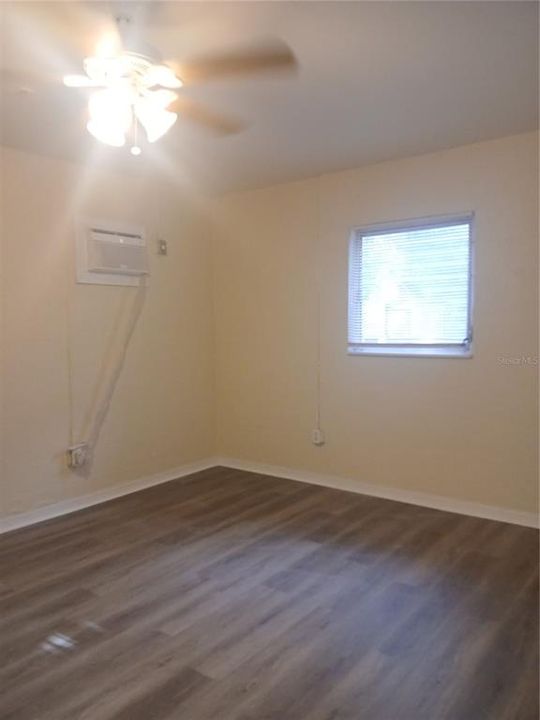 For Rent: $2,100 (3 beds, 1 baths, 1354 Square Feet)