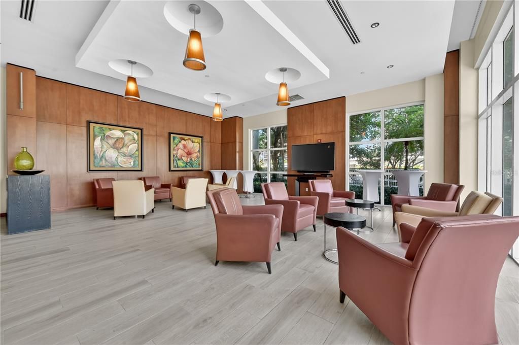For Sale: $415,000 (1 beds, 1 baths, 757 Square Feet)