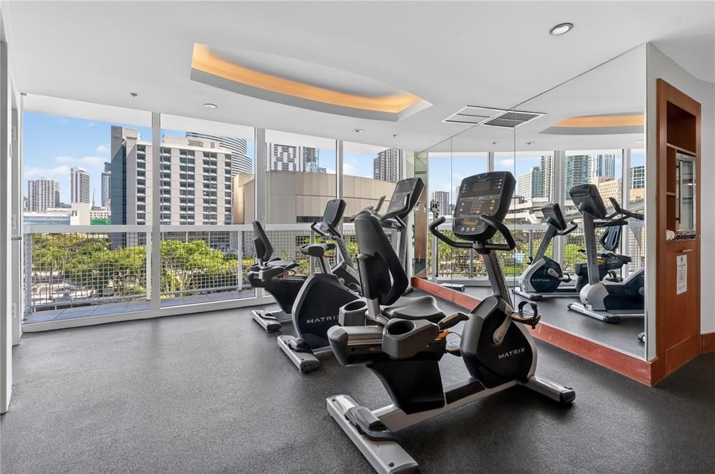 For Sale: $415,000 (1 beds, 1 baths, 757 Square Feet)