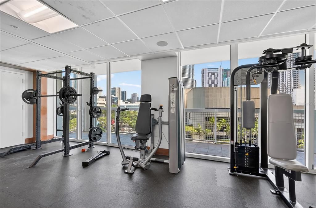 For Sale: $415,000 (1 beds, 1 baths, 757 Square Feet)