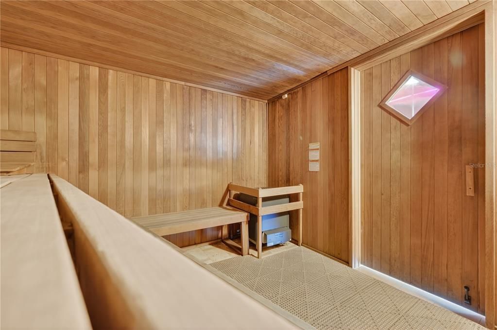For Sale: $415,000 (1 beds, 1 baths, 757 Square Feet)
