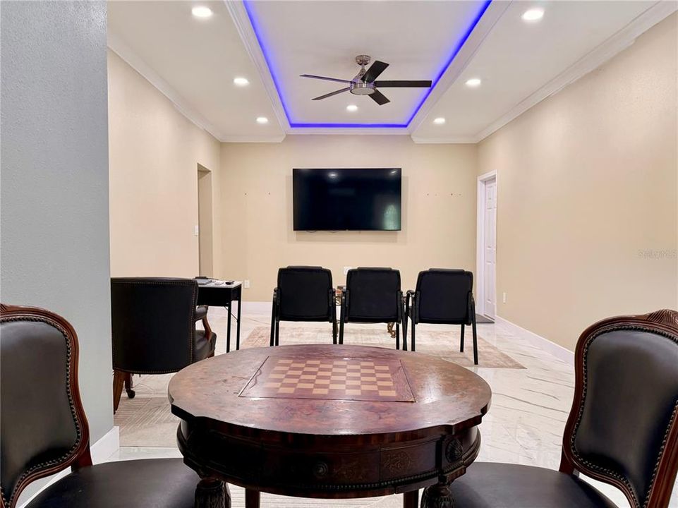 En Venta: $650,000 (4 camas, 3 baños, 3002 Pies cuadrados)
