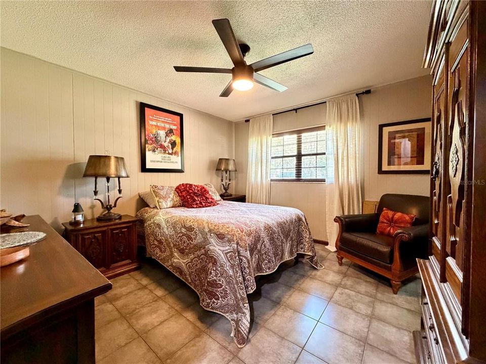En Venta: $650,000 (4 camas, 3 baños, 3002 Pies cuadrados)