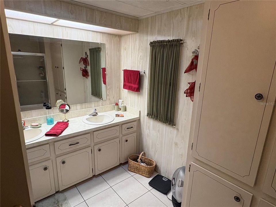 For Sale: $175,000 (2 beds, 2 baths, 1344 Square Feet)