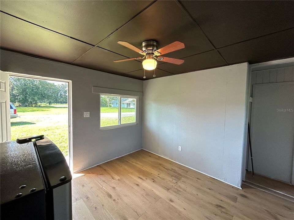 For Rent: $875 (0 beds, 1 baths, 165 Square Feet)