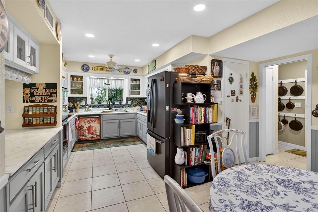 For Sale: $418,800 (3 beds, 2 baths, 2354 Square Feet)